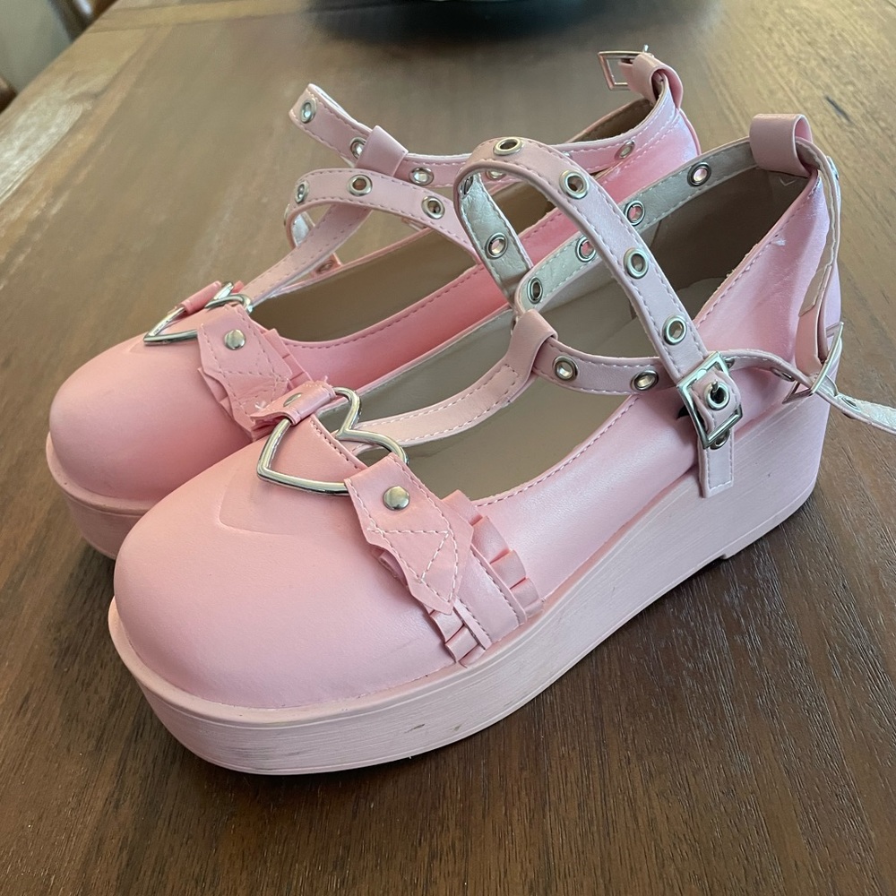 Pink Shoes - Picture 3 of 6